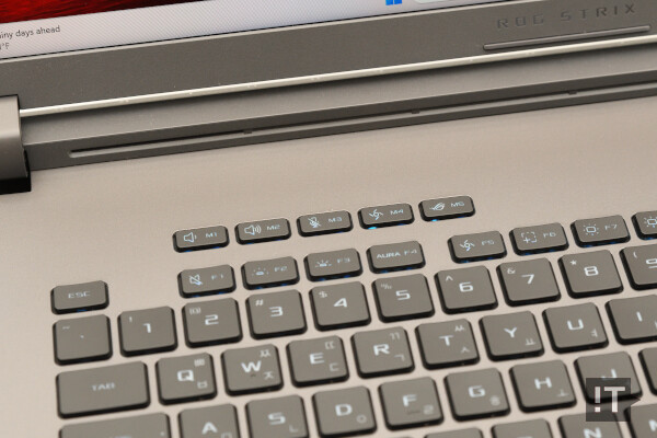 ROG 라인업 전용 단축 키들이 키보드 상단에 마련됐다. / 권용만 기자