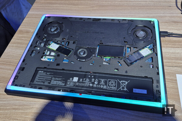 설계를 공유하는 ‘ROG 스트릭스 스카 18’의 내부 모습. / 권용만 기자