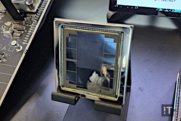 288GB 용량의 메모리를 장착한 AMD 인스팅트 MI350 시리즈 GPU / 권용만 기자