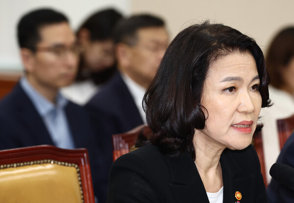 Lee Jin-sook, chairman of the Korea Communications Commission, answers questions of lawmakers during a plenary session of the committee on science, technology, information, broadcasting and communications at the National Assembly in Yeouido, Seoul, on the afternoon of June 27. / News 1