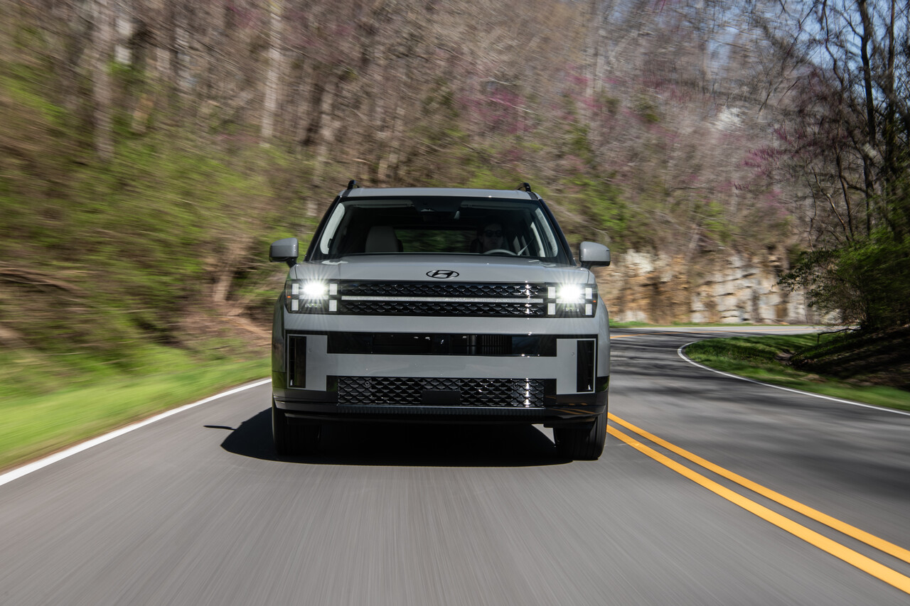 현대차 싼타페 하이브리드. / 현대자동차