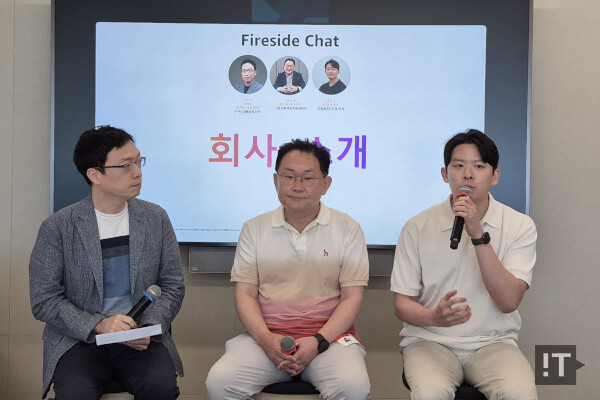 김선수 AWS AI/ML 사업개발 수석 스페셜리스트(좌), 공성배 메가존클라우드 CAIO(중), 정진우 트웰브랩스 공동창업자 겸 이사(우) / 권용만 기자