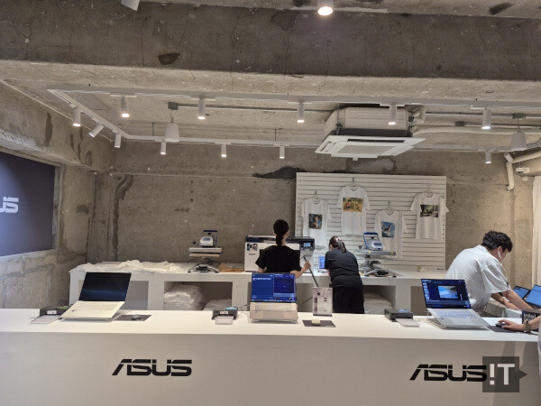 티셔츠 프린트 체험은 사전 예약제로 운영된다. / 권용만 기자