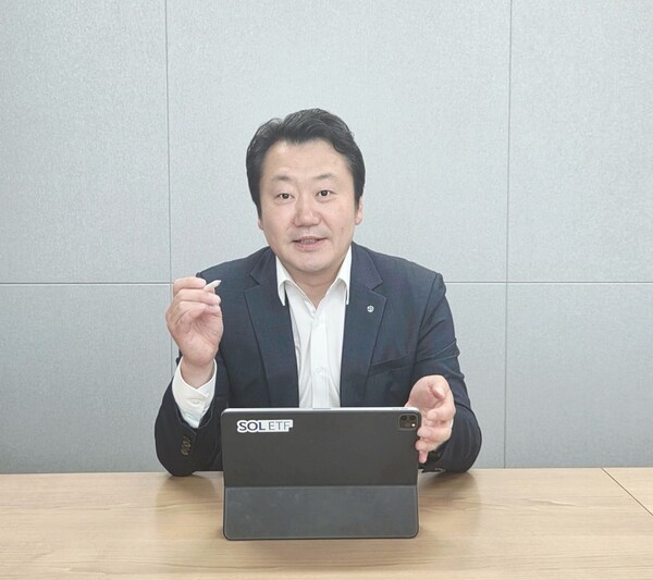 김정현(사진) 신한자산운용 ETF사업총괄본부장은 3일 IT조선과의 인터뷰에서 질문에 답변하고 있다. / 신한자산운용 제공