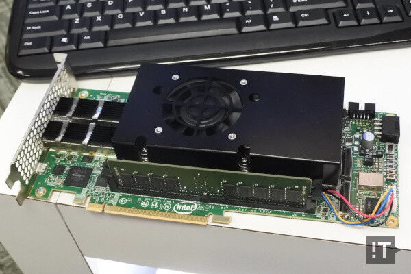 인텔의 CXL 메모리 모듈 프로토타입형 디바이스 / 권용만 기자