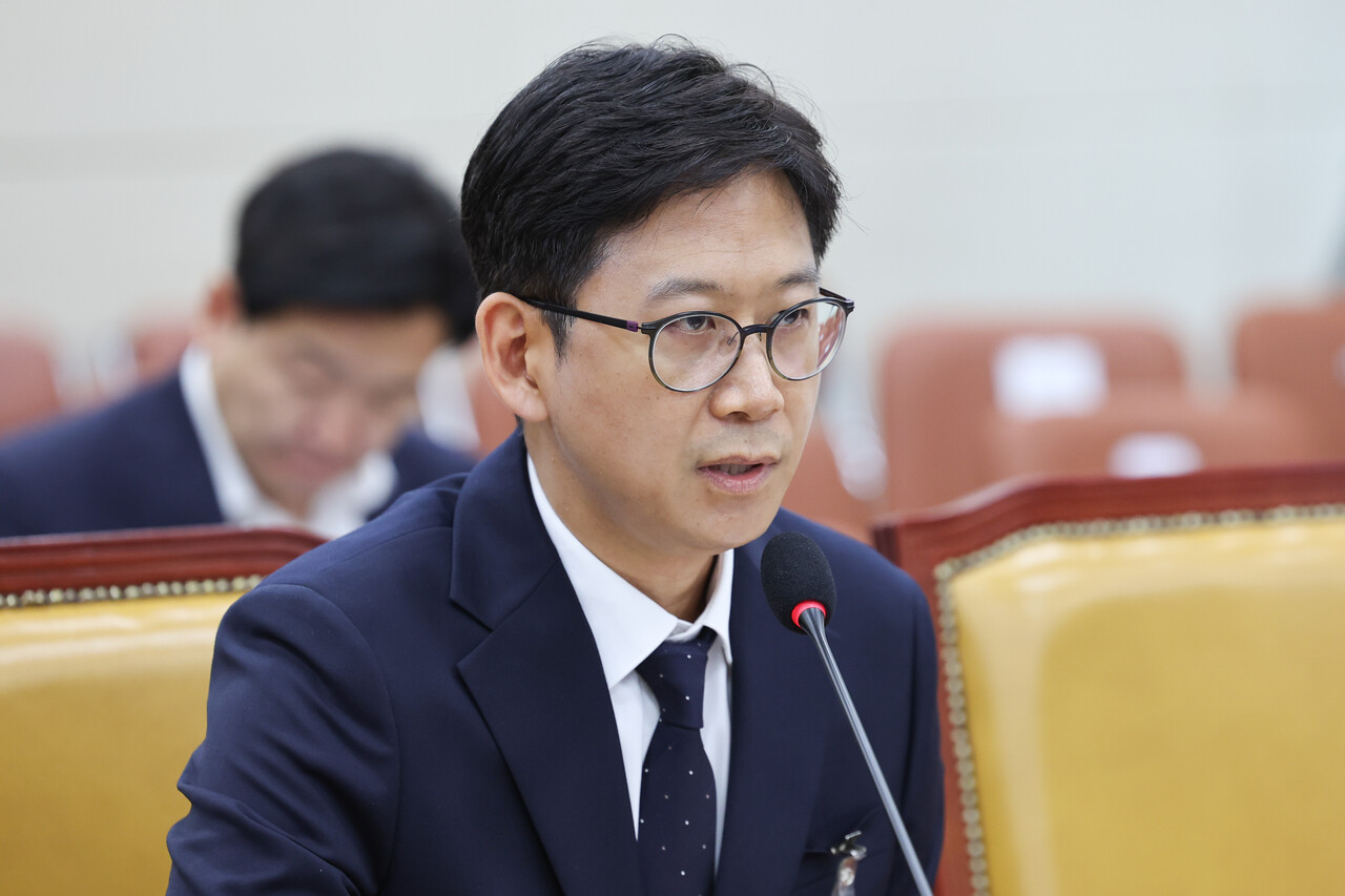 배경훈 과학기술정보통신부 장관 후보자가 14일 오후 서울 여의도 국회 과학기술정보방송통신위원회에서 열린 인사청문회에서 의원 질의에 답하고 있다. 2025.7.14/뉴스1