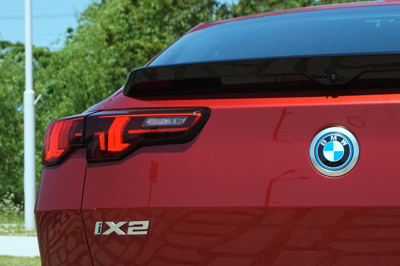 BMW iX2 e드라이브20 테일램프. / 허인학 기자