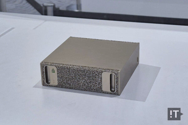 CES 2025서 ‘프로젝트 디지츠’로 선보인 엔비디아 ‘DGX 스파크’ / 권용만 기자