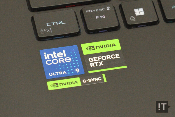 인텔 코어 울트라 9 프로세서와 지포스 RTX 50 시리즈 그래픽을 조합했다. / 권용만 기자