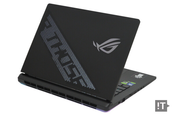 플래그십 제품만의 독특한 감성 돋보이는 에이수스 ‘ROG 스트릭스 스카 16(G635)’ / 권용만 기자