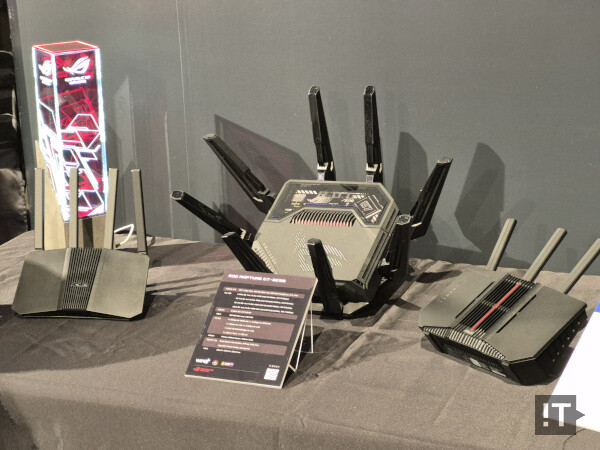 에이수스의 와이파이 7 지원 공유기 제품들 / 권용만 기자