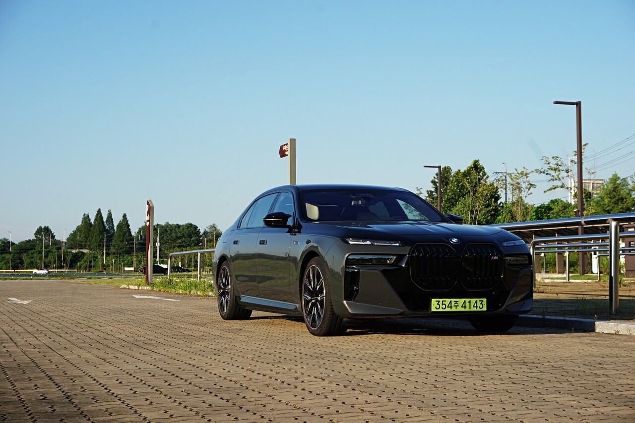 BMW i7 M70 전측면. / 허인학 기자