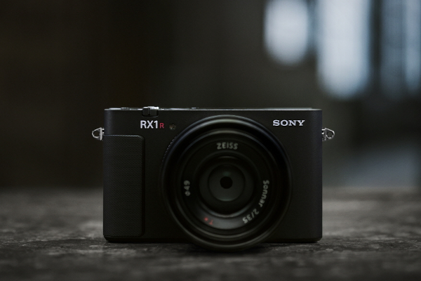 소니 렌즈 일체형 풀프레임 카메라 ‘RX1R III’ / 소니코리아