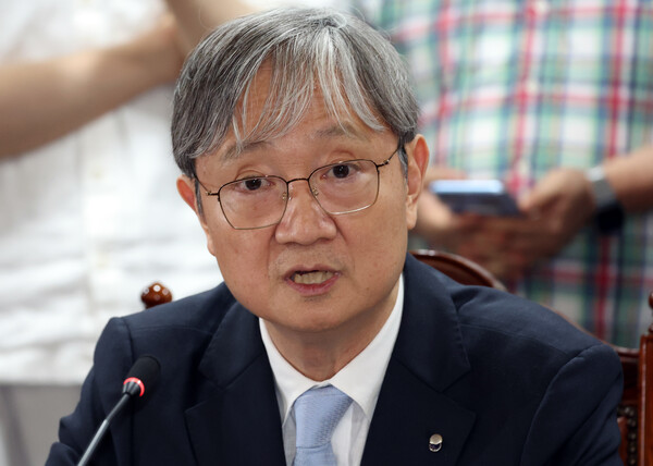 이찬진 금융감독원장이 28일 오후 서울 중구 은행연합회에서 열린 은행장들과의 간담회에서 모두 발언을 하고 있다./누스1