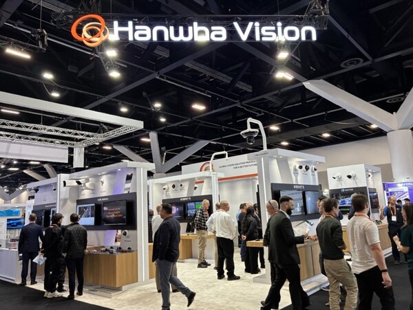 보안 전시회 & 콘퍼런스 한화비전 부스 전경. / 한화비전