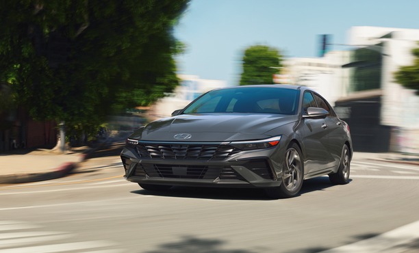 현대차 아반떼 하이브리드. / 현대자동차