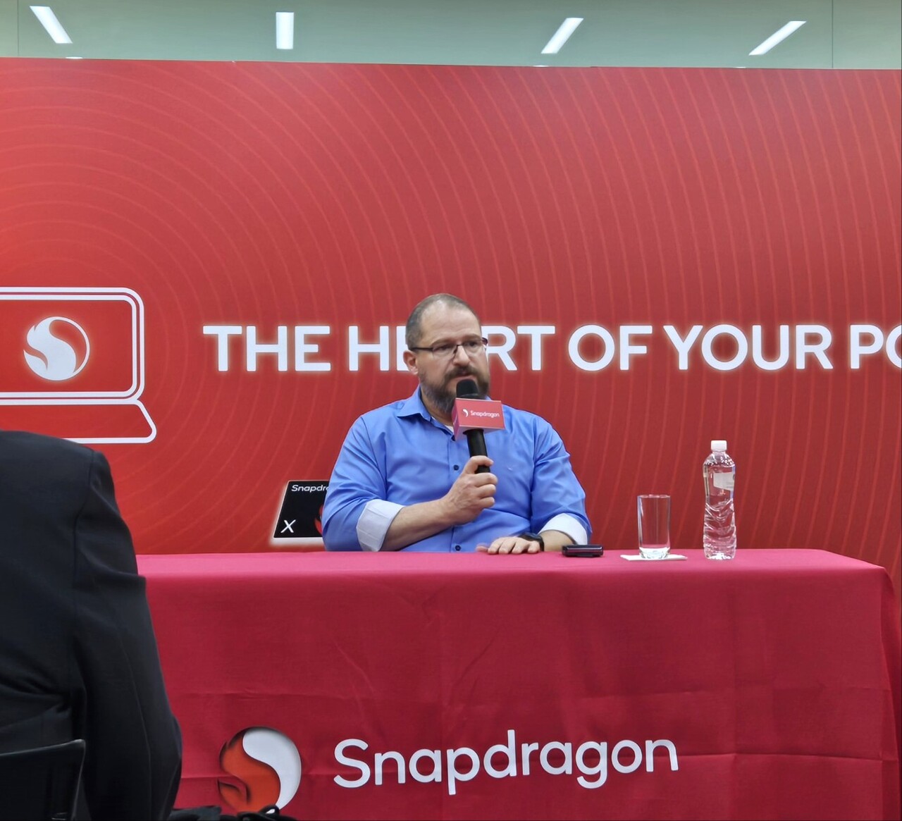 크리스티아노 아몬 퀄컴 최고경영자(CEO)가 5월 19일 컴퓨텍스2025 기조연설후 진행된 기자 간담회에서 질의에 답변하고 있다. / 홍주연 기자