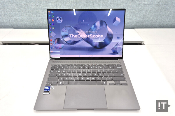 현재 사용중인 노트북에서 ‘디아더스페이스’ 실행 모습 / 권용만 기자