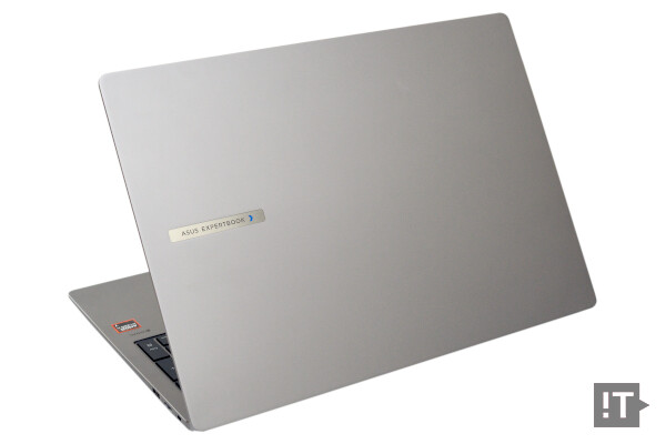 에이수스 엑스퍼트북 P3(PM3606) 전면 외형 / 권용만 기자