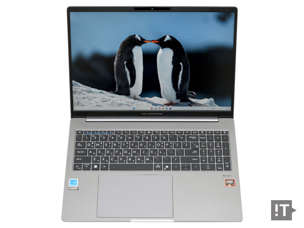 에이수스 엑스퍼트북 P3(PM3606) 펼쳤을 때 모습 / 권용만 기자