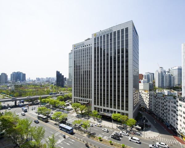 NH농협생명 사옥 전경 / NH농협생명 