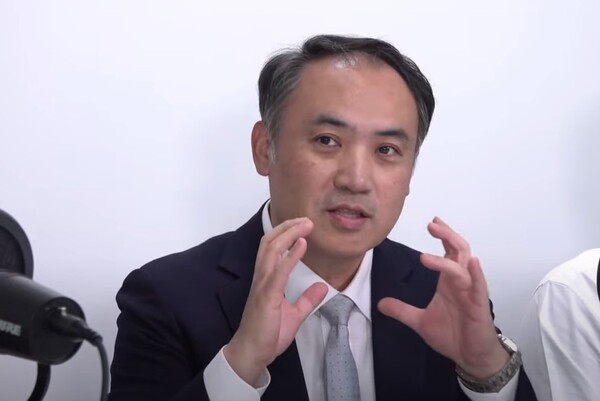 'PB 거래의 실제 효과'를 주제로 진행한 온라인유통산업 웨비나의 좌장을 맡은 정연승 교수(단국대학교 경영대학원장, 전 한국유통학회장)가 발언하고 있다. / 웨비나 영상 갈무리