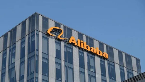 알리바바가 AI 인프라 설비 투자 규모를 당초 계획보다 확대한다고 밝혔다. / 알리바바