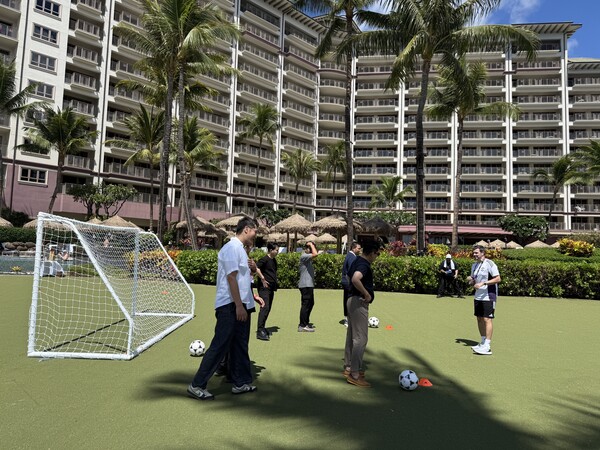 퀄컴 공식 스폰서인 맨체스터유나이티드가 마련한 트레이닝 존에서 훈련 프로그램을 진행하는 모습 / 공동취재단 