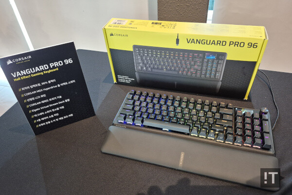 커세어 ‘뱅가드 프로 96’ 게이밍 키보드 / 권용만 기자
