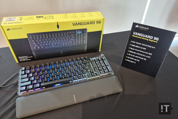 커세어 ‘뱅가드 96’ 게이밍 키보드 / 권용만 기자