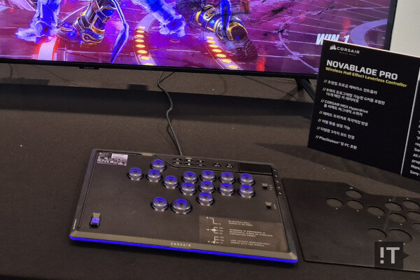 커세어 노바블레이드 프로 레버리스 컨트롤러 / 권용만 기자