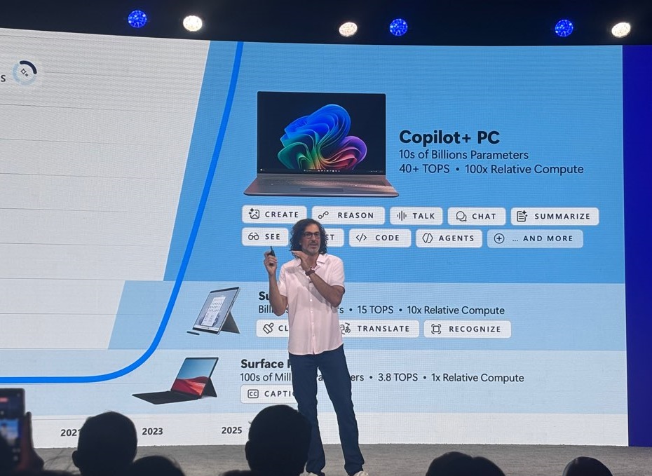 스티븐 바티시 마이크로소프트 부사장이 24일(현지시각) 미국 하와이 마우이 하얏트 리젠시 리조트에서 열린 ‘스냅드래곤 서밋 2025’ 2일차 키노트에서 발표를 하고 있다. / 공동취재단