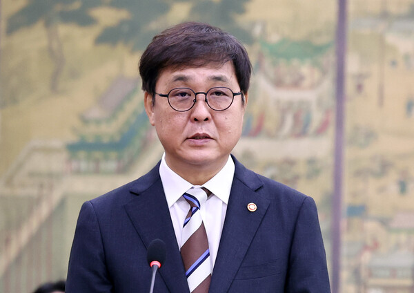 최휘영 문화체육관광부 장관이 10월 14일 오전 서울 여의도 국회에서 열린 국회 문화체육관광위원회 국정감사에 출석해 업무보고를 하고 있다. / 뉴스1