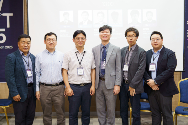 좌측부터 김영민 전남대학교 교수, 장 구 라트바이오 대표, 박종환 노드큐어 대표, 윤승원 한국바이오특화센터협의회 부장, 김종훈 성신여자대학교 교수, 이재석 신신제약 연구전략실 팀장 / 월드푸드테크협의회