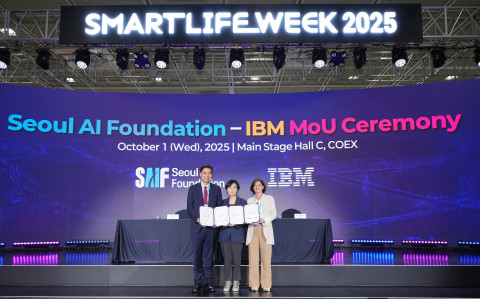 서울AI재단-IBM 업무 협약식(왼쪽부터 서울AI재단 김만기 이사장, IBM 코리아 이수정 대표이사, IBM 퀀텀 총괄임원 페트라 플로리존느(Petra Florisson)) / 서울AI재단