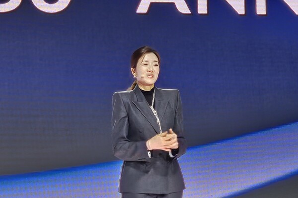 조현민 한진 사장이 23일 서울 용산구 그랜드 하얏트 호텔에서 열린 한진그룹 80주년 기념식 매체 설명회에 참석해 미래 전략을 발표하고 있다. / 이성은 기자