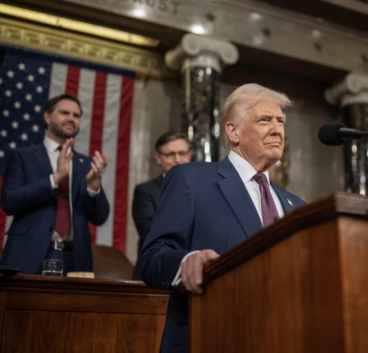 도널드 트럼프 미국 대통령이 26일(이하 현지시각) 캐나다 온타리오주가 내보낸 반(反)관세 광고를 문제 삼아 캐나다에 대한 관세를 10% 추가 인상하겠다고 밝혔다. / 도널드 트럼프 페이스북