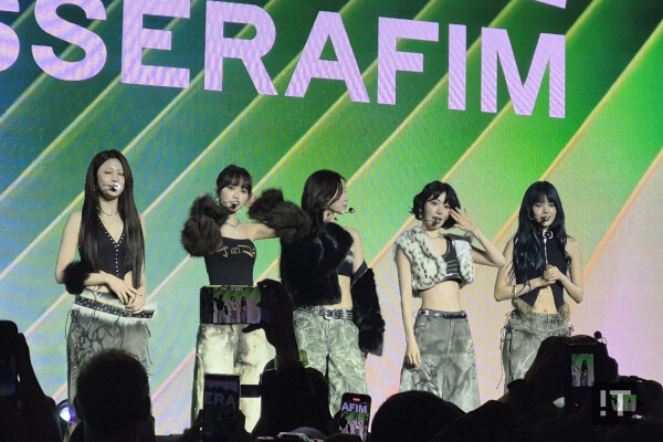 마지막 무대는 르세라핌의 축하 공연이었다. / 권용만 기자