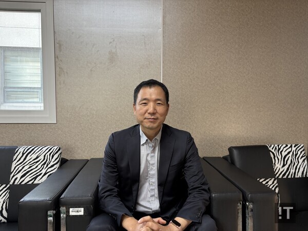 심승배 국가인공지능전략위원회 국방·안보 분과 분과장이 IT조선과 인터뷰하고 있다. / 변인호 기자