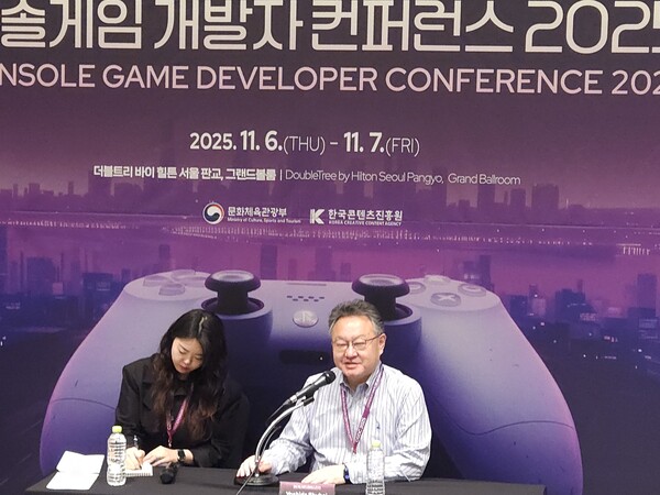 요시다 슈헤이 전 SIE 대표가 기조연설을 마친 후 이어진 간담회에서 발언하고 있다. / 천선우 기자