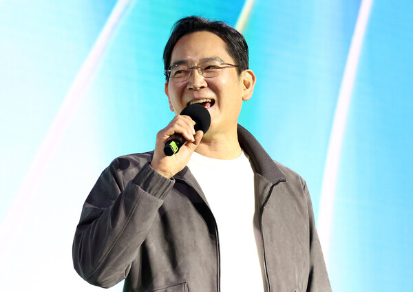 이재용 삼성전자 회장이 10월 30일 오후 서울 강남구 코엑스 K-POP 광장에서 열린 지포스 게이머 페스티벌에서 발언하고 있다. / 뉴스1