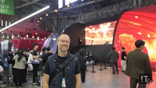 킴 노드스트롬 플레이어언노운 프로덕션 CEO가 11월 13일 지스타 2025가 열리는 부산 벡스코에서 IT조선과 인터뷰하고 있다. / 변인호 기자