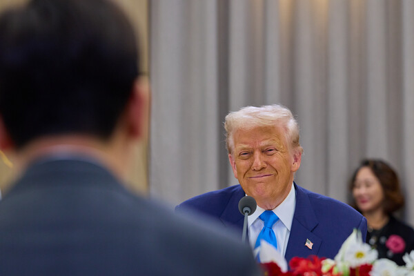 이재명 대통령과 도널드 트럼프 미국 대통령이 지난 달 29일 경북 경주박물관에서 한미 확대 오찬회담을 하고 있다. / 뉴스1