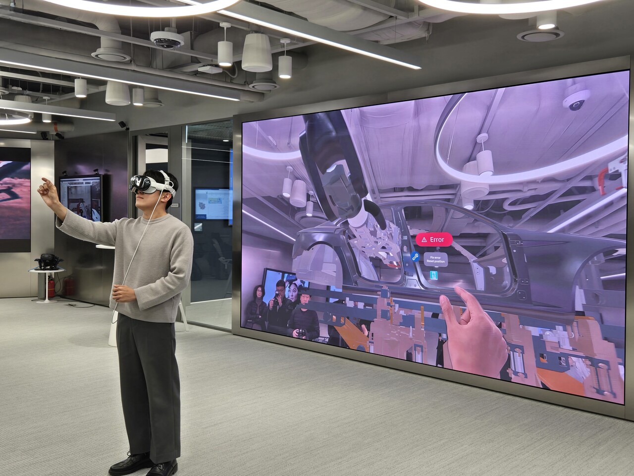 '3D익스피리언스 이그제큐티브 센터'에서 진행된 '센스 컴퓨팅' 시연 모습. / 홍주연 기자