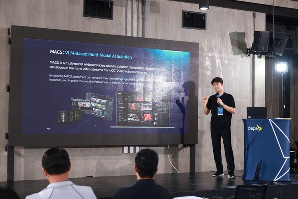 태국 스마트시티 국제전시회에서 발표를 진행하는 유현수 피아스페이스 대표이사 / 피아스페이스