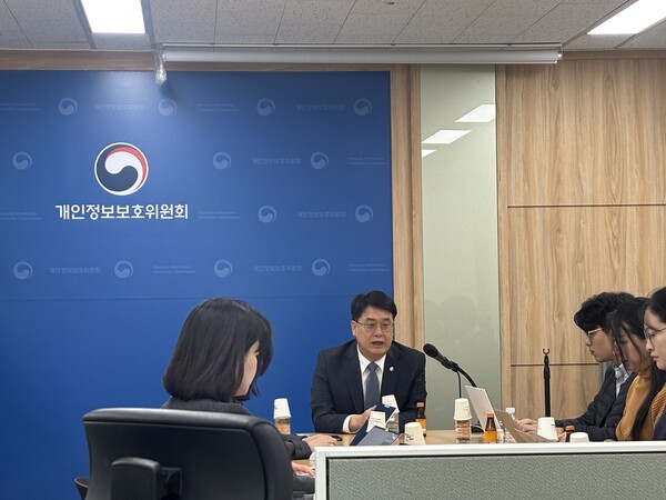 이정렬 개인정보보호위원회 부위원장은 20일 정부서울청사에서 출입기자단과의 상견례 자리에서 말하고 있다. / 김광연 기자