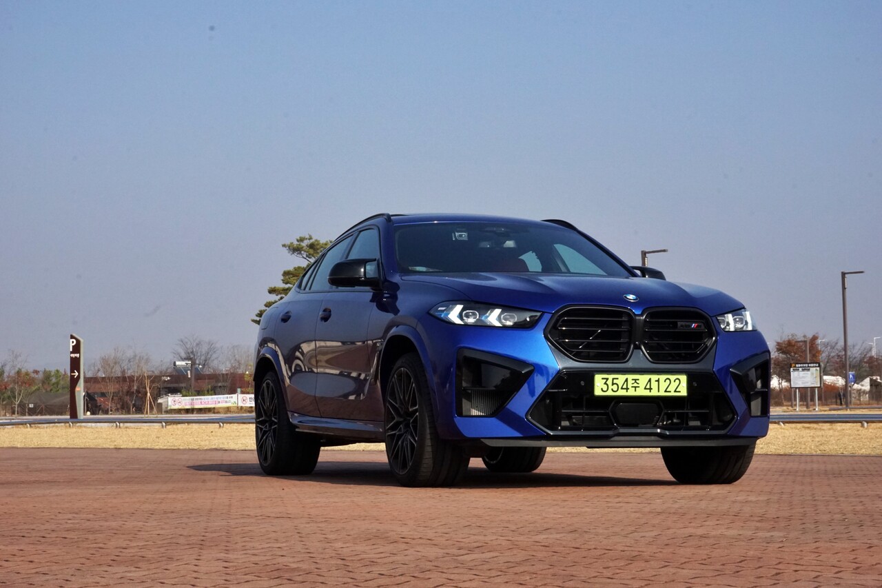 BMW X6 M 컴페티션 전측면. / 허인학 기자