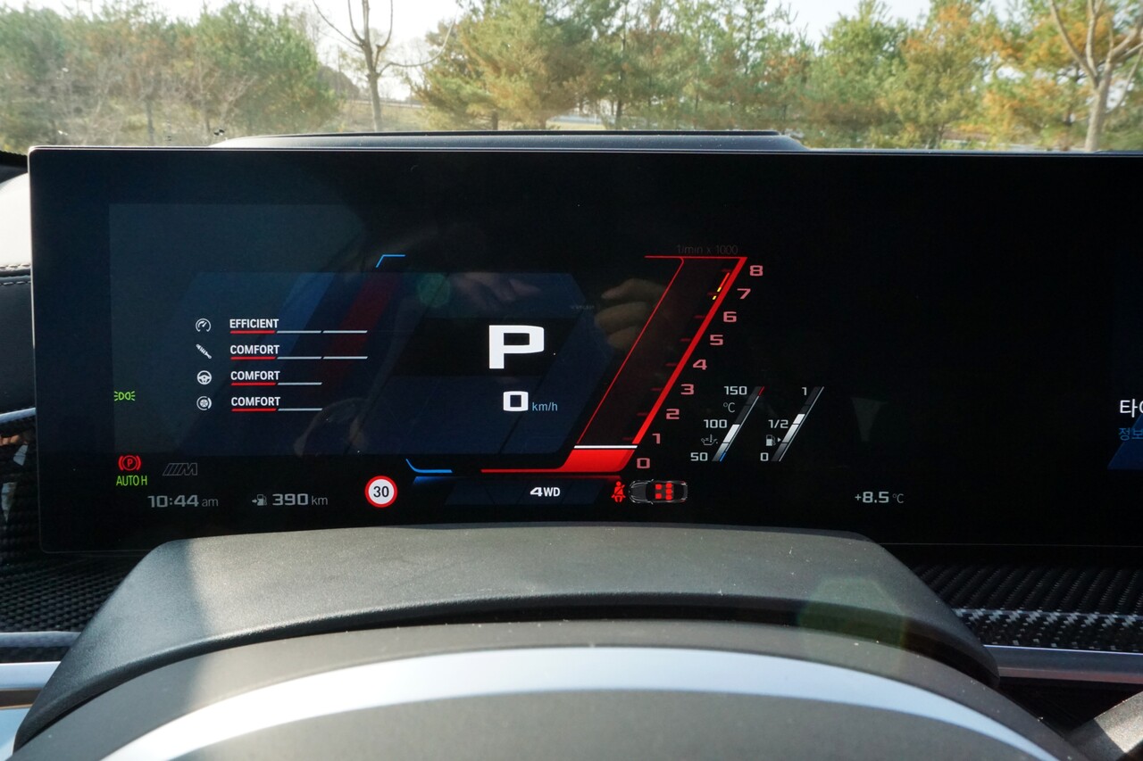 BMW X6 M 컴페티션 클러스터. / 허인학 기자