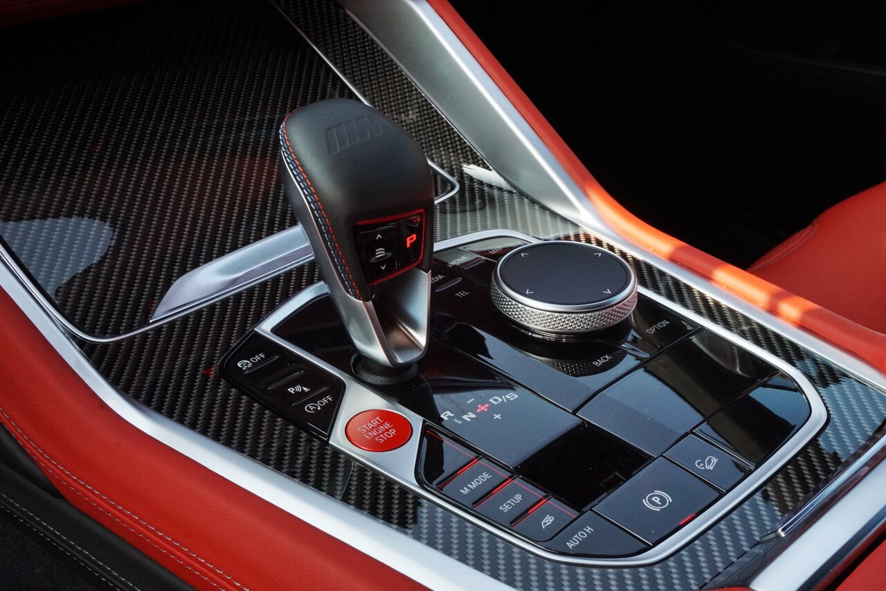 BMW X6 M 컴페티션 변속 레버. / 허인학 기자