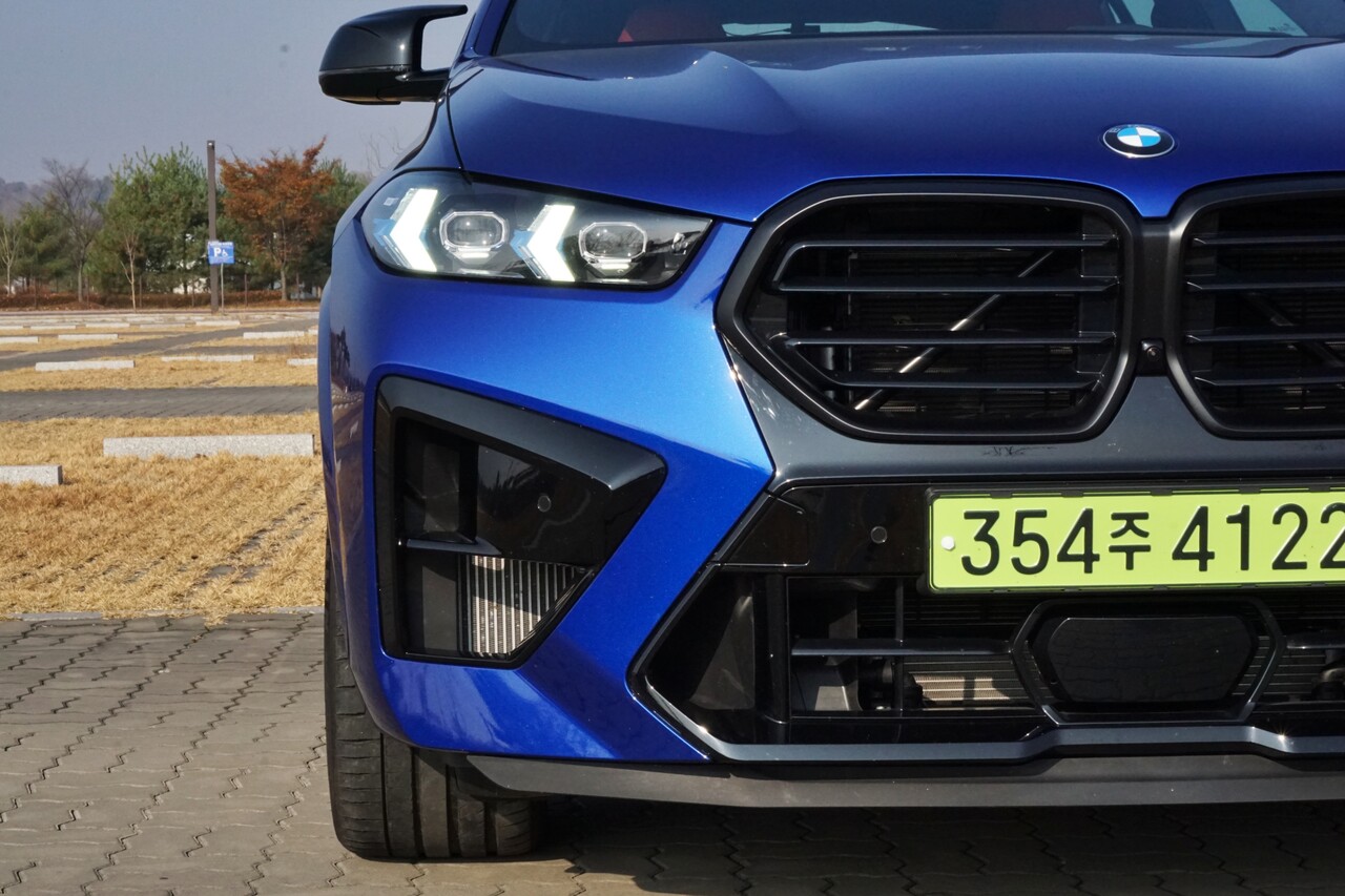 BMW X6 M 컴페티션 헤드램프. / 허인학 기자